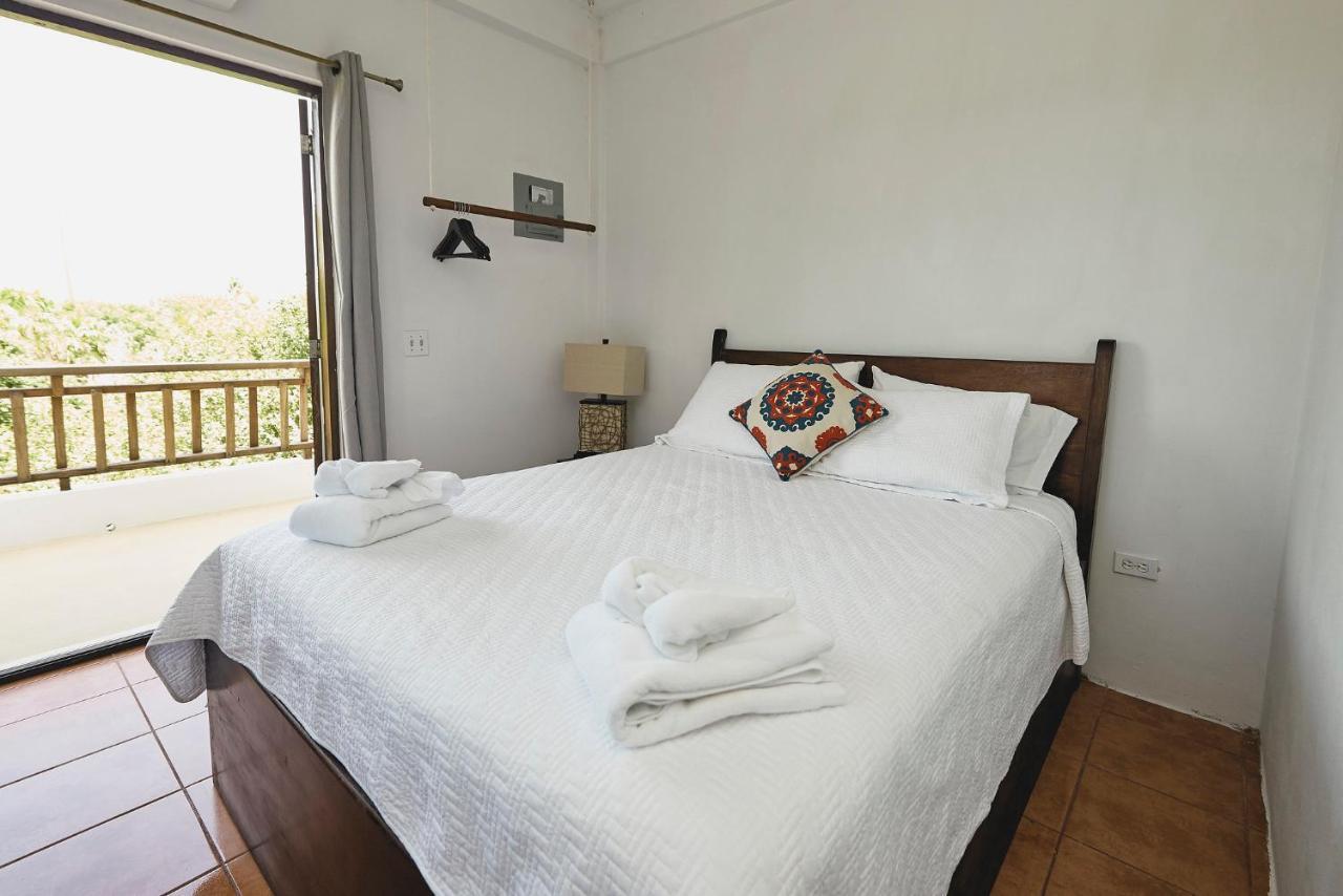 We'Yu Boutique Hotel Caye Caulker Exterior photo